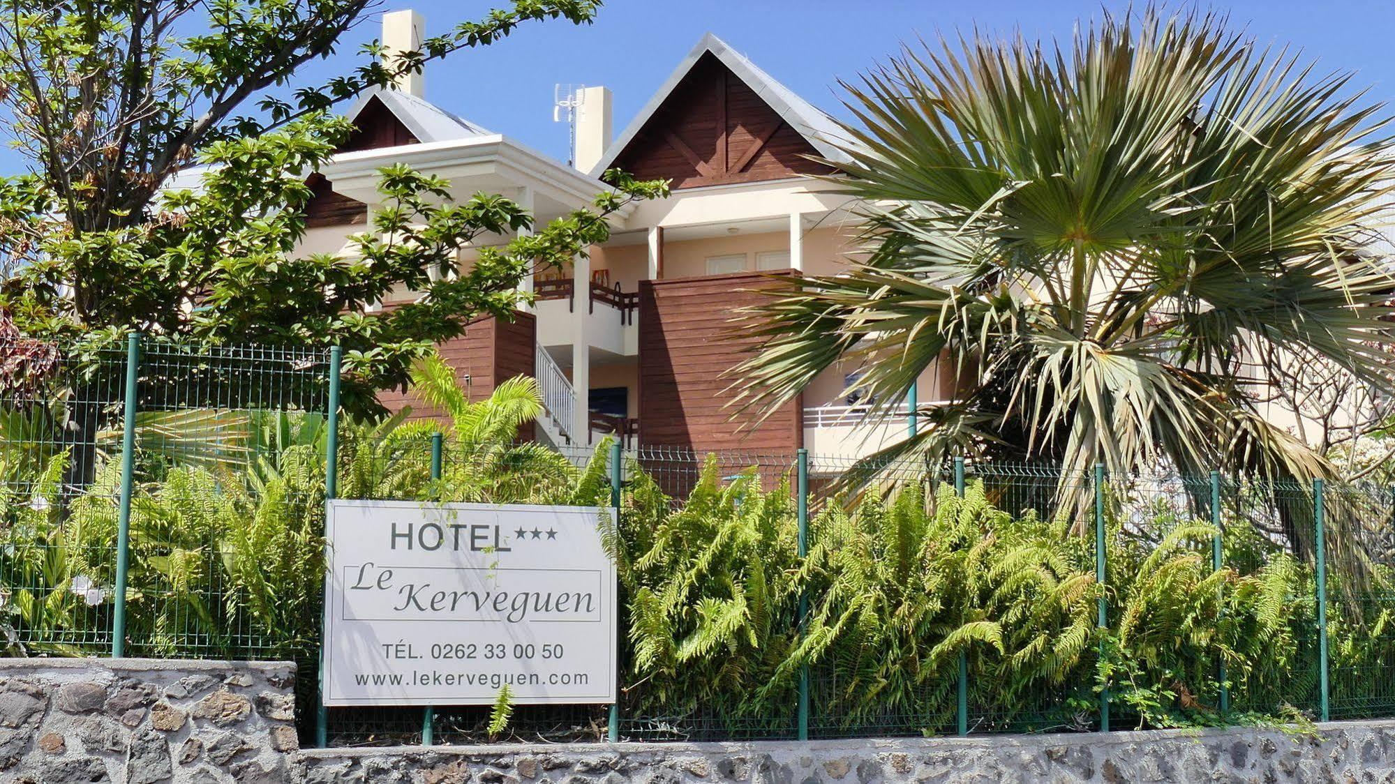 Hotel Le Kerveguen Saint-Gilles-les-Bains Exterior foto